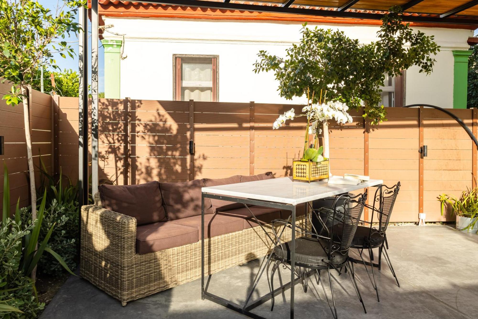 Villy'S Comfort Zone Apartments Kalamata Esterno foto