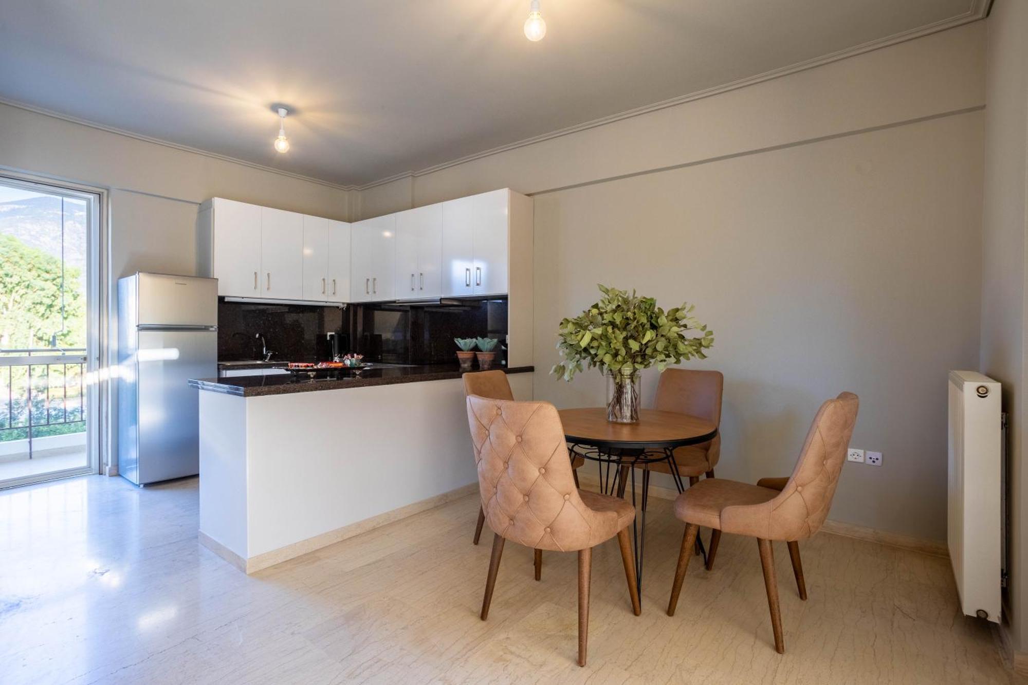 Villy'S Comfort Zone Apartments Kalamata Esterno foto